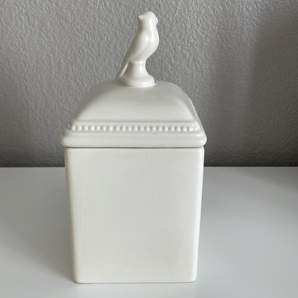 THRESHOLD China All White Square Jar With Cardinal Lid - Picture 3 of 15